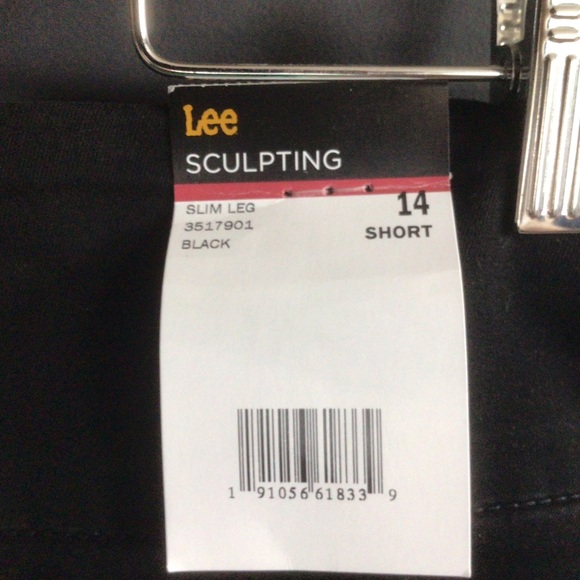 Women's Sculpting Fit Slim Leg Pull-On Jean - Picture 12 of 12